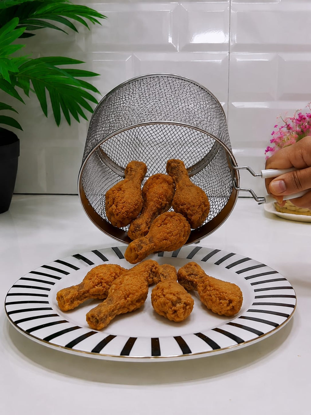Deep Frying Pot With Strainer Basket
